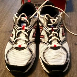 New Balance Mens Size 10 1/2 Running shoes
